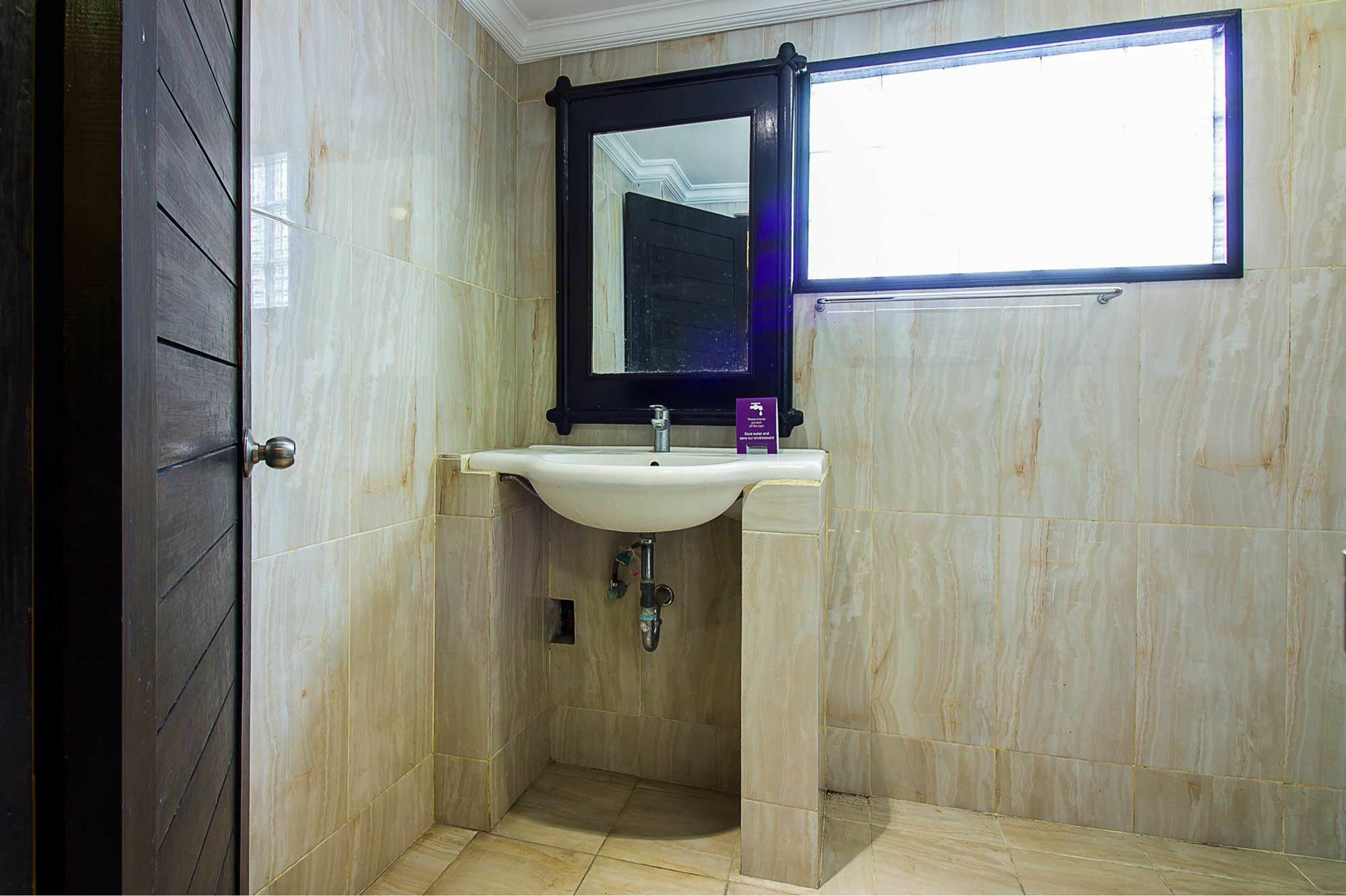 Hotel Sanjaya Managed By Tinggal Кута Экстерьер фото
